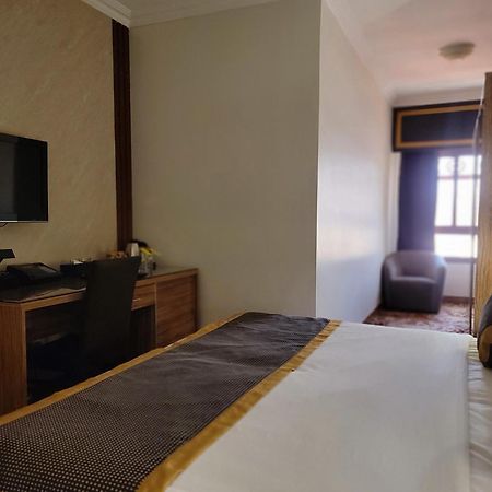 Golden Tulip Al Shakreen Medina Exterior photo