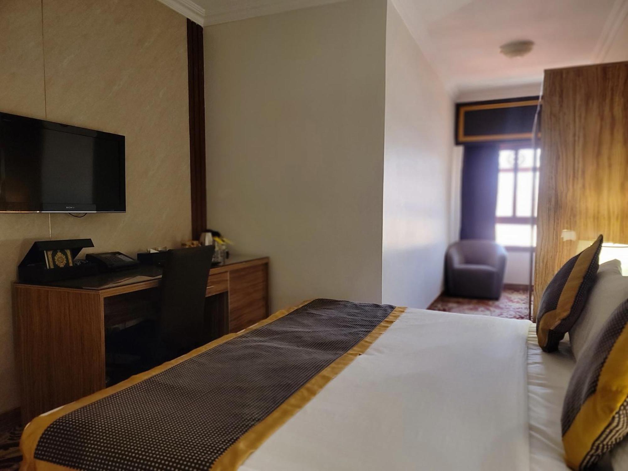 Golden Tulip Al Shakreen Medina Exterior photo